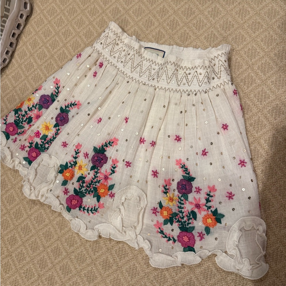 Embroidered Floral White Mini Skirt